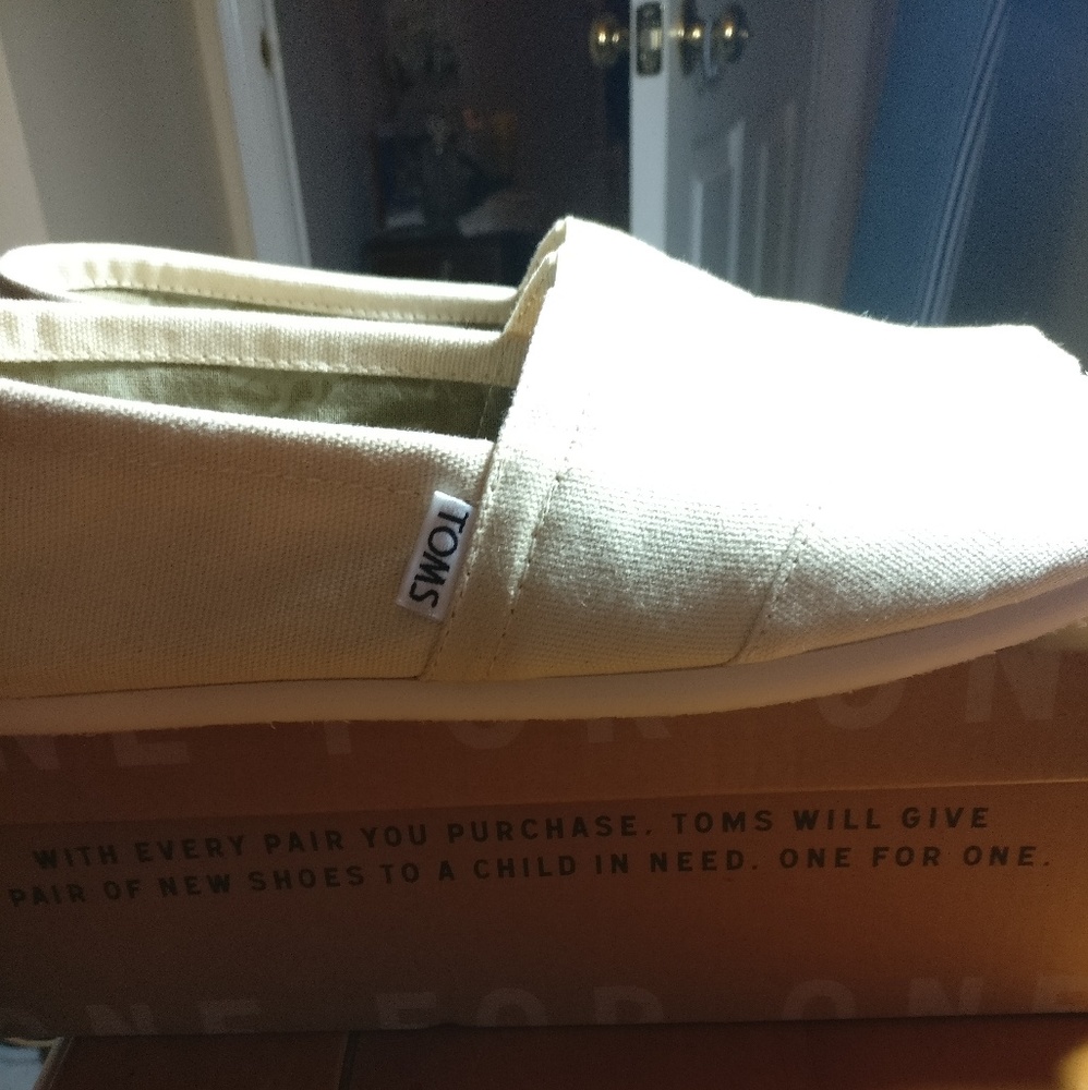 Tom's Classic men's size 8